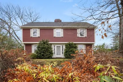 35 Old Colony Rd 1
