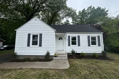 592 Prospect St 1
