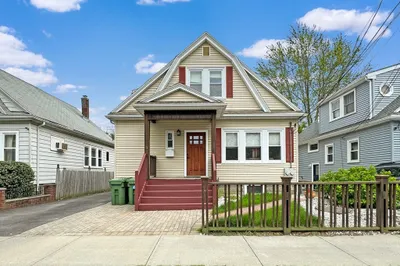 20 Wells Ave #2