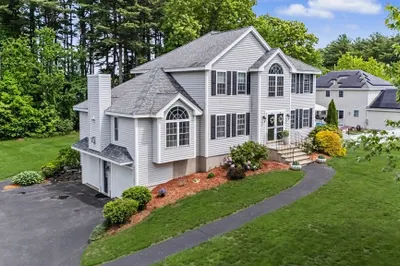 72 Heritage Rd 1