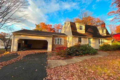 281 Newton Rd