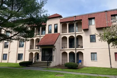 685 Oak Street #10-11