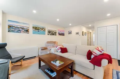 13 Bowdoin St #4C