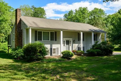 11 Williamsburg Ln 1