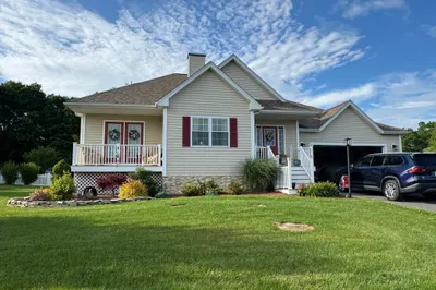3064 Club House Dr 1