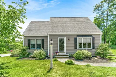 27a Andrews Farm Rd 1