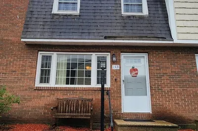 24b Rockingham Street #14