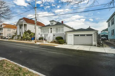 58 Oaklawn St 1