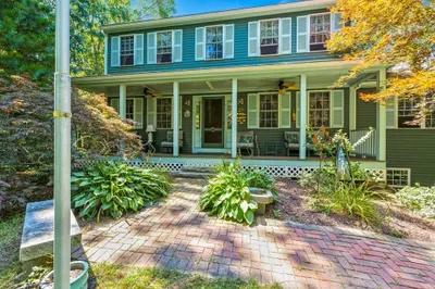 28 Crowell Rd