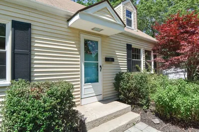 80 Pocahontas St
