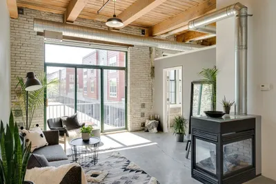 43 Charlton St #206