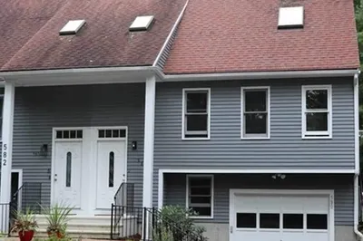 580 Lake St 1