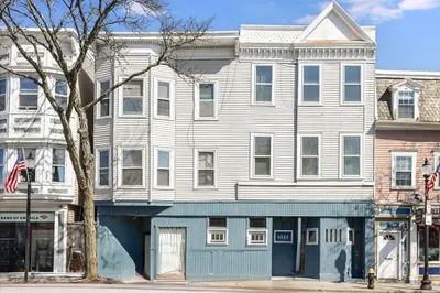 614-618 E. Broadway 1