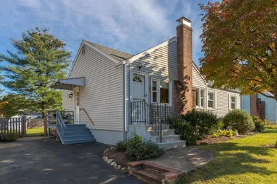 242 Sunnyside Rd