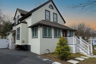 21 Englewood Ave 1