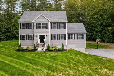 35 Mammoth Rd 1
