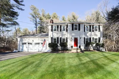 25 Miscoe Brook Dr