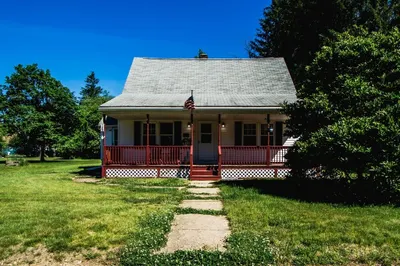 10 Pine St
