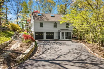 156 Duck Hill Rd 1