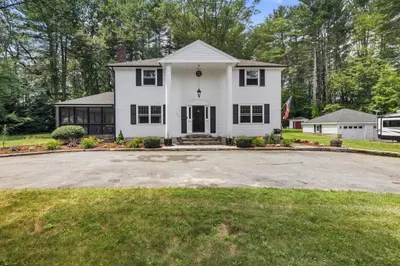 262 W River Rd