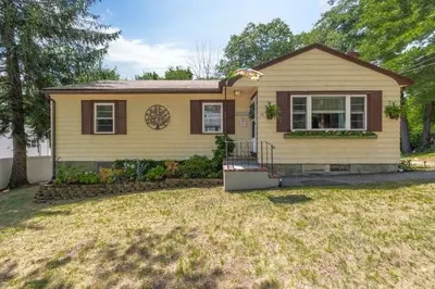 70 Montrose Ave 1
