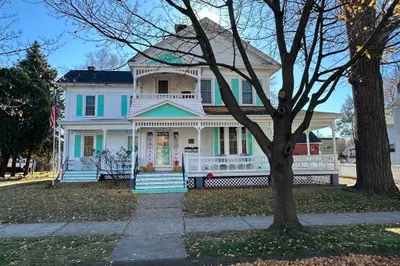 43 Chapin St 1