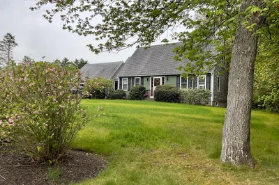 7 Bisbee Dr