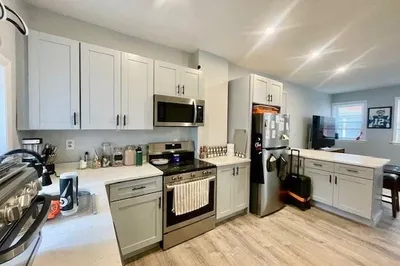 16 Cleveland Place #2
