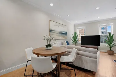 110 Chelsea St #1 1