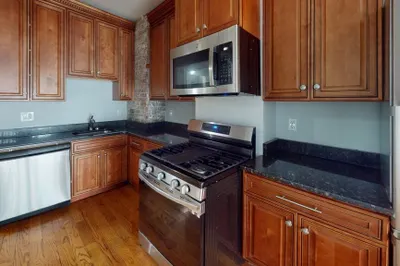 9 Chesterton St #1
