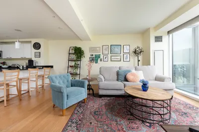 2 Earhart St #807