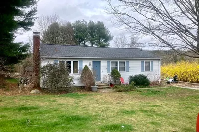 26 Bay Path 1
