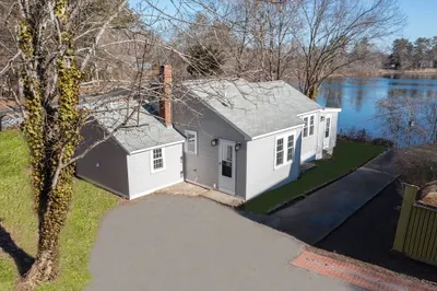 396 Mattakeesett St