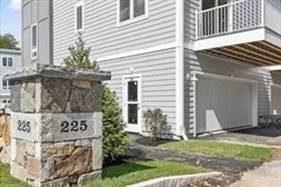 225 Middlesex Turnpike #105 1