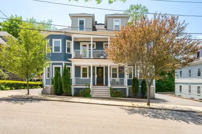 21 Whitney Ave #1L