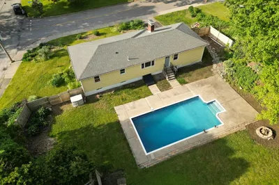 124 Flagg Dr