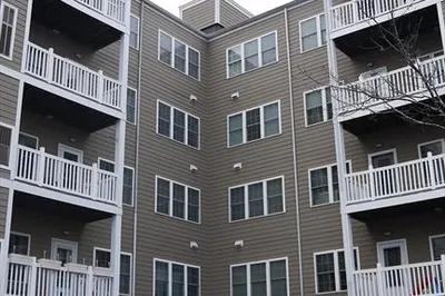 8 Walnut St #202