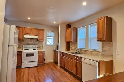 1-3 Laurel St #2