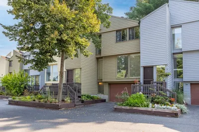 214 Meadows Edge #214