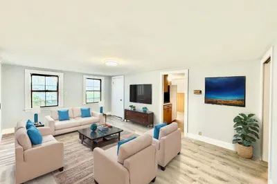 84 Pearl St #1R