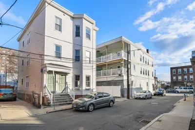6-8 Oakland St #1