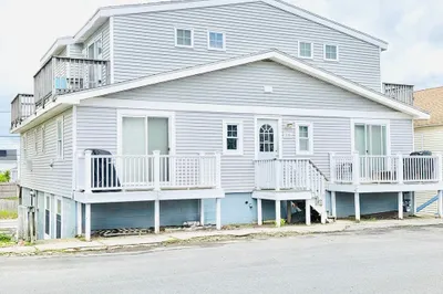 106 Railroad Ave 1
