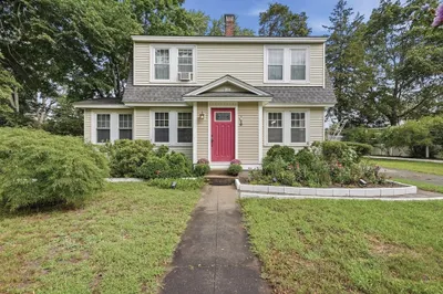101 Pleasant St 1
