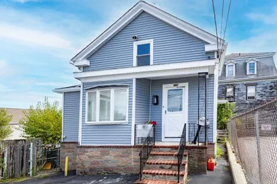 568 2nd St 1