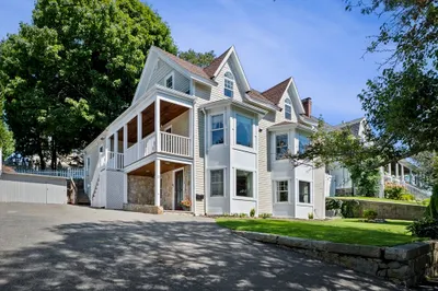 22-24 Rockland St
