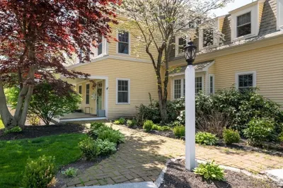 64 Downer Ave 1