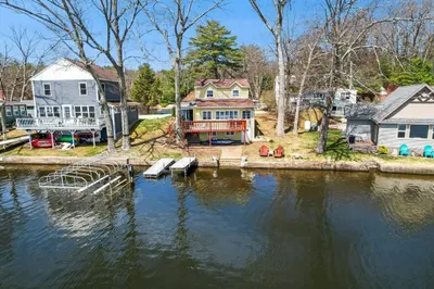 6 Cedar Pond Dr 1