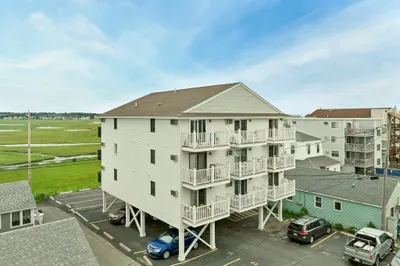 415 Ocean Blvd #1E 1