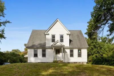 10 Salem St 1