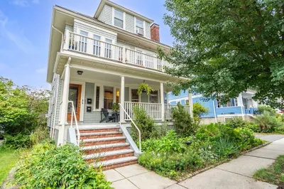 32 Commonwealth Rd #1